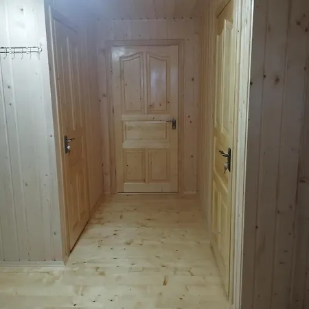 на долоні 2 Daire