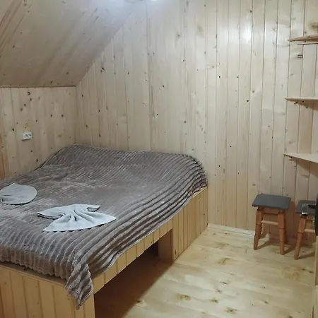 на долоні 2 *