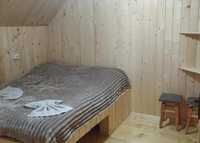 на долоні 2 *
