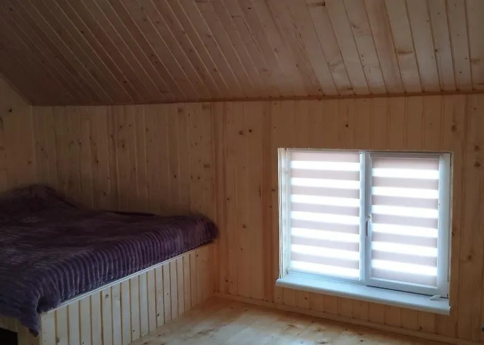 на долоні 2 *